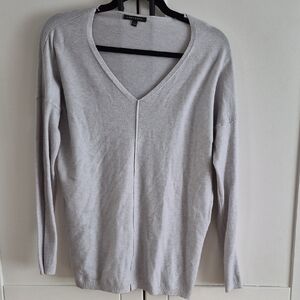 💙Staccato Light Gray V-Neck Sweater